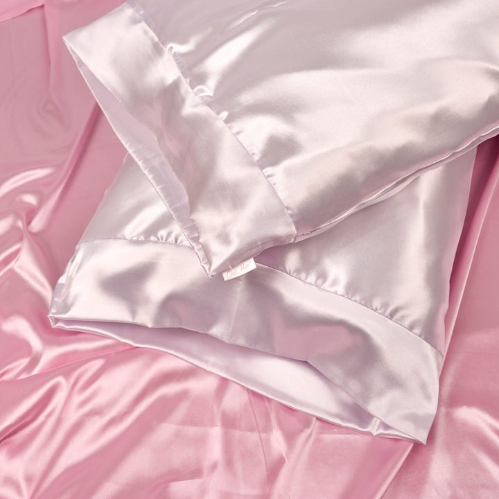 PILLOW FOUNDS IN SATIN